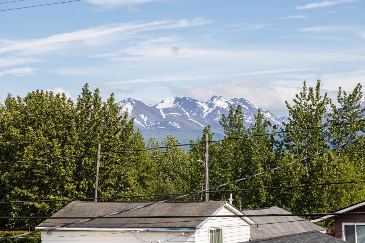 Manor On The Hill Villa Anchorage Exterior photo